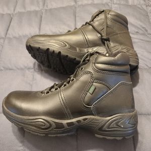 Usps mens reebox gortex hightop shoes